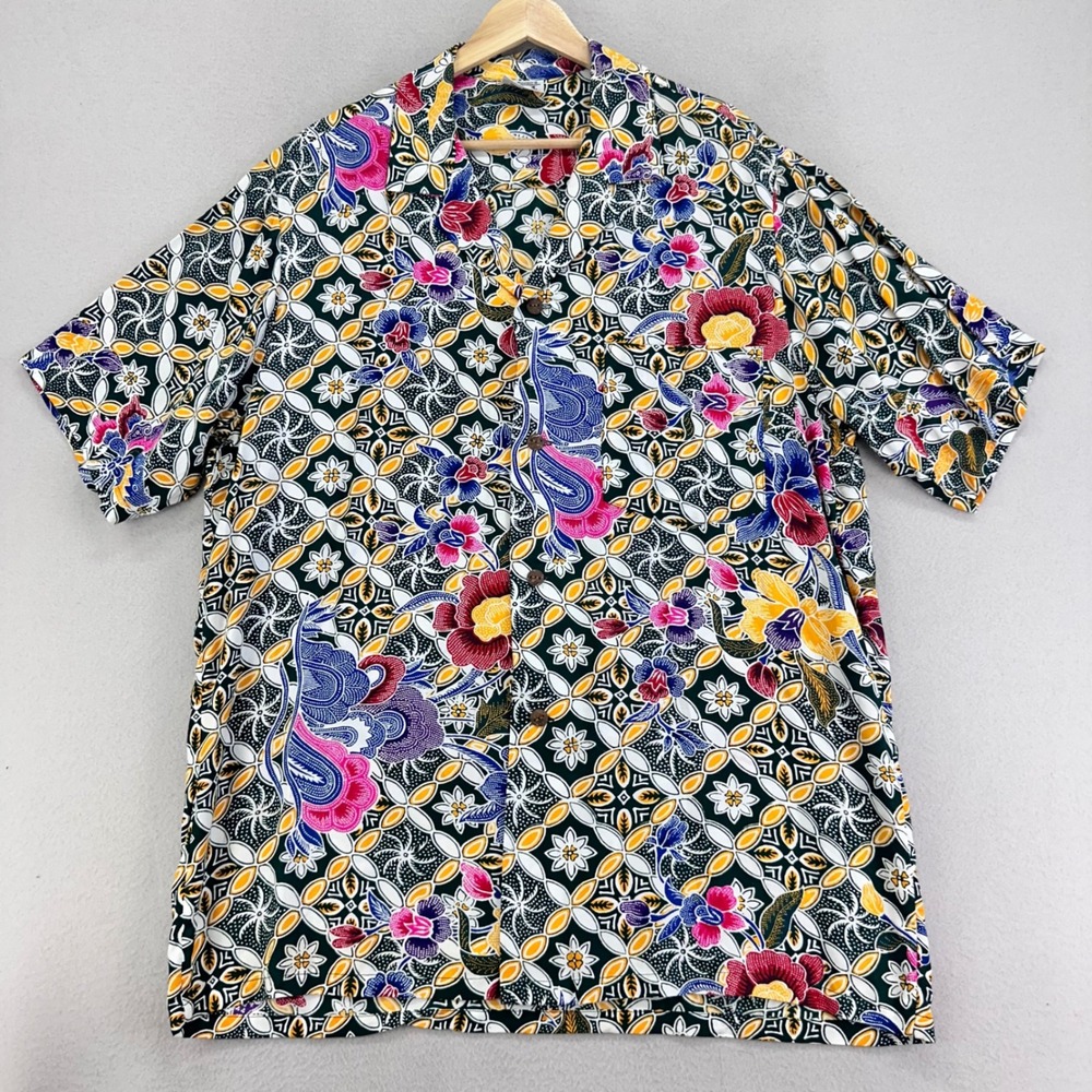 VTG 80s Rayon Camp Shirt size Medium Floral Paisley Hawaiian Tropical Rare AOP